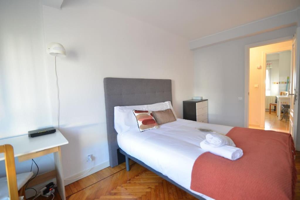 El Apartamento De San Manolo By Just Room Santander Bagian luar foto